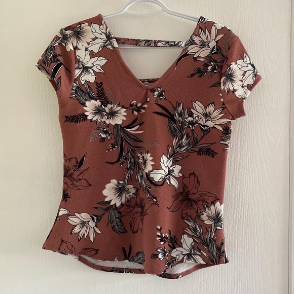 Cute Floral T-Shirt - Picture 2 of 2